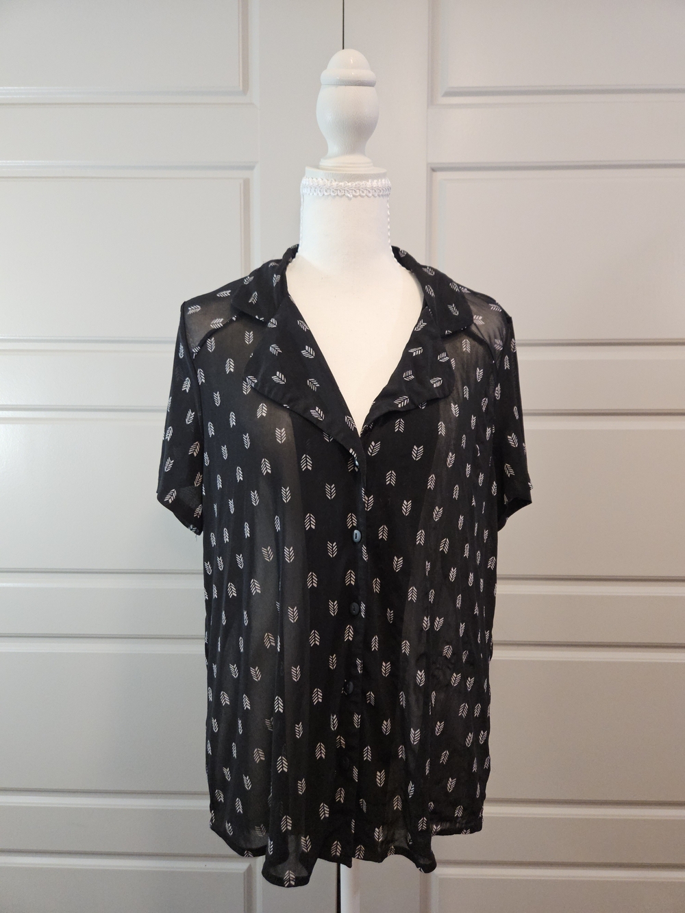 Black Button-Front Short Sleeve Blouse with Subtle Print